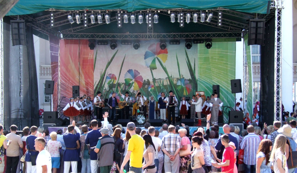 Jēkabpilieši pārstāv Latviju kultūru festivālā Balkrievijā (FOTO)