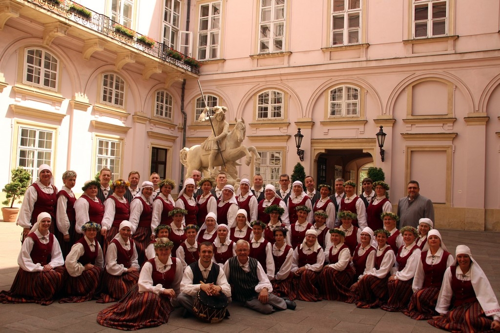 Koris "Noskaņa"  no Bratislavas pārved zeltu (FOTO)