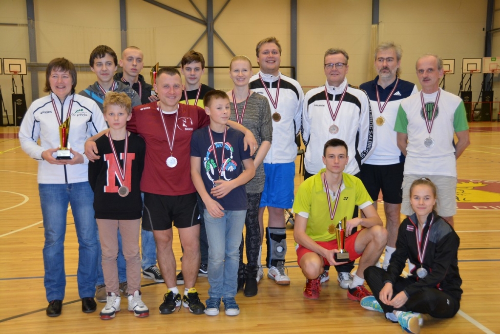 Latvijas čempionātā spīdmintonā BK SMASH klubs izcīna čempiona titulu un divas sudraba medaļas