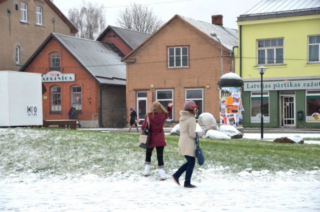 Iespējams, šīs nedēļas beigās Latvijā varētu snigt pirmais sniegs