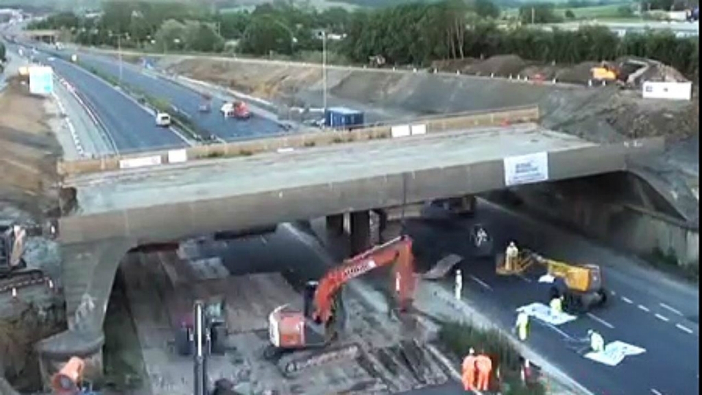 Viadukta nojaukšna paātrinājumā (VIDEO)