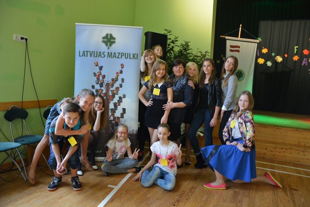 Sūnu pamatskolā plaši apmeklēts Latvijas mazpulku projektu forums (FOTO)