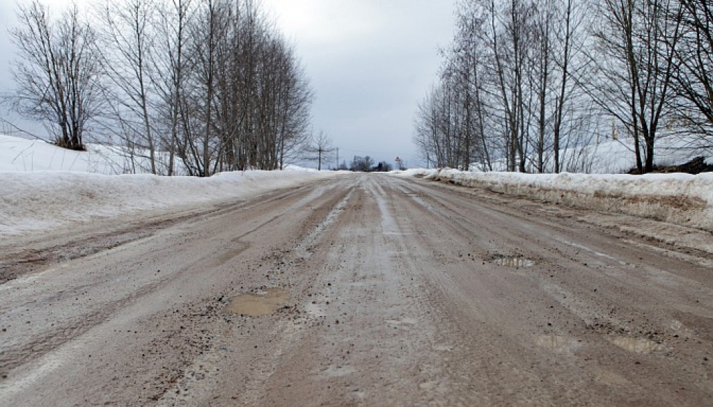 Autobraucēju ievērībai: uz grants autoceļiem visos reģionos ir iestājies šķīdonis