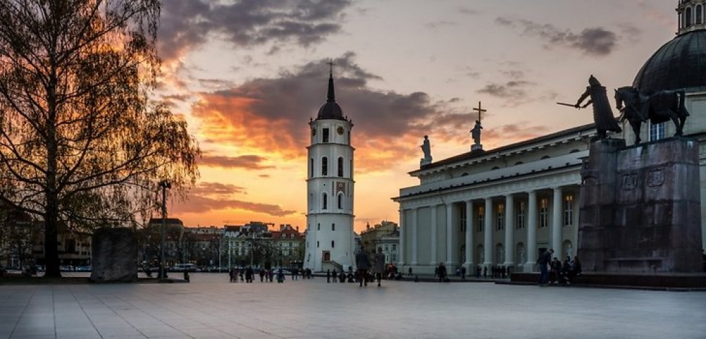 Izdod starptautisku žurnālu par darbu ar jaunatni