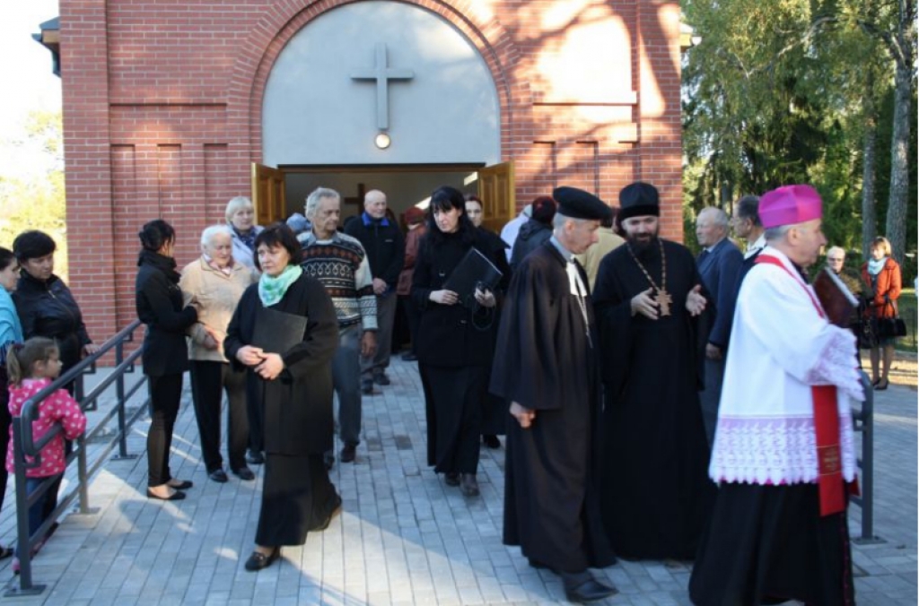 Aknīstē atklāta un iesvētīta kapliča (FOTO)