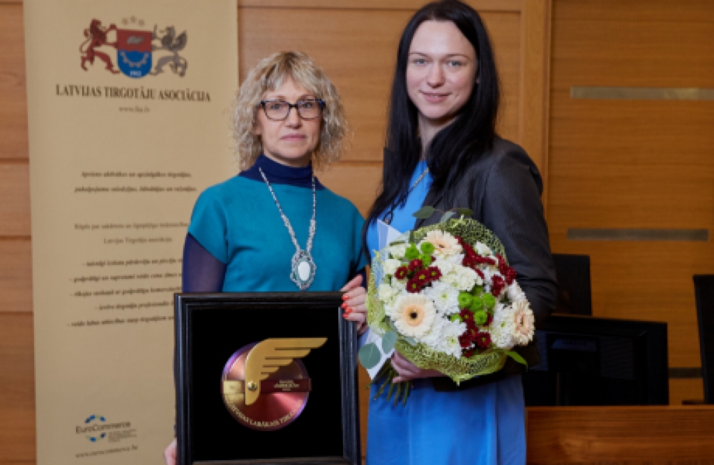 Konkursa "Latvijas labākais tirgotājs 2017" galvenās balvas saņēmēju vidū SIA "Mimoza" salonveikals