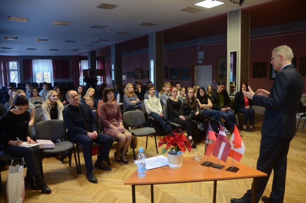 Kanādas vēstnieks Latvijā tiekas ar Jēkabpils jauniešiem