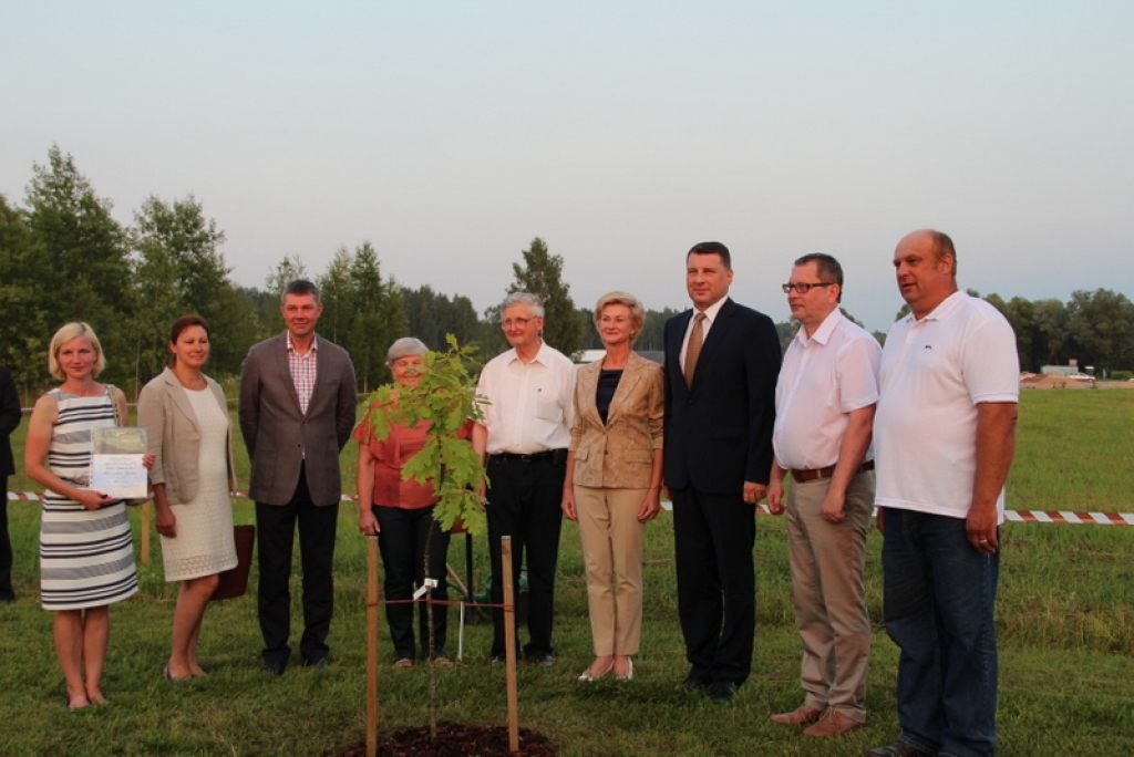 Noslēgusies ziedojumu akcija Likteņdārzam (FOTO)