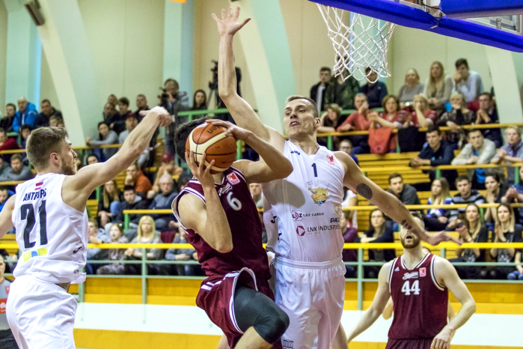 „Jēkabpils” basketbola komandai neveiksme Rīgā, sērijā - 2:2