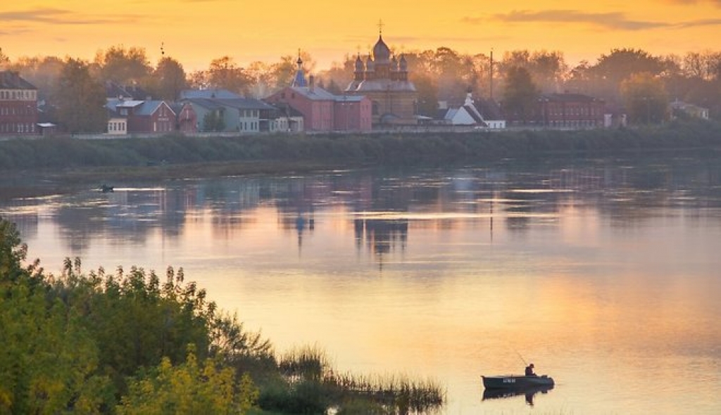 Uz jēkabpiliešu jautājumu: Kāpēc pilsētā bieži jūtama mēslu smaka, pašvaldības vadībai nav atbildes