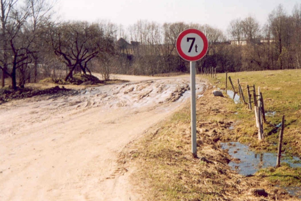 Satiksmes ierobežojumi uz novada autoceļiem