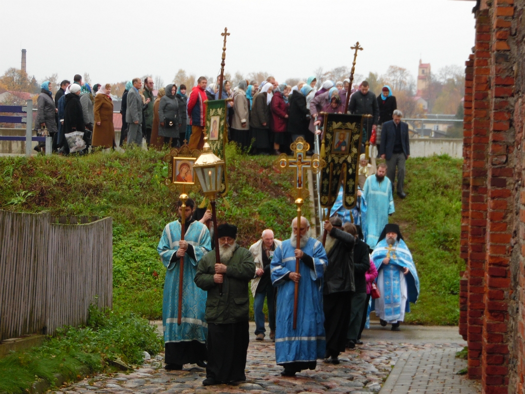 Jēkabpils pareizticīgie svin Pokrova svētkus (FOTO)