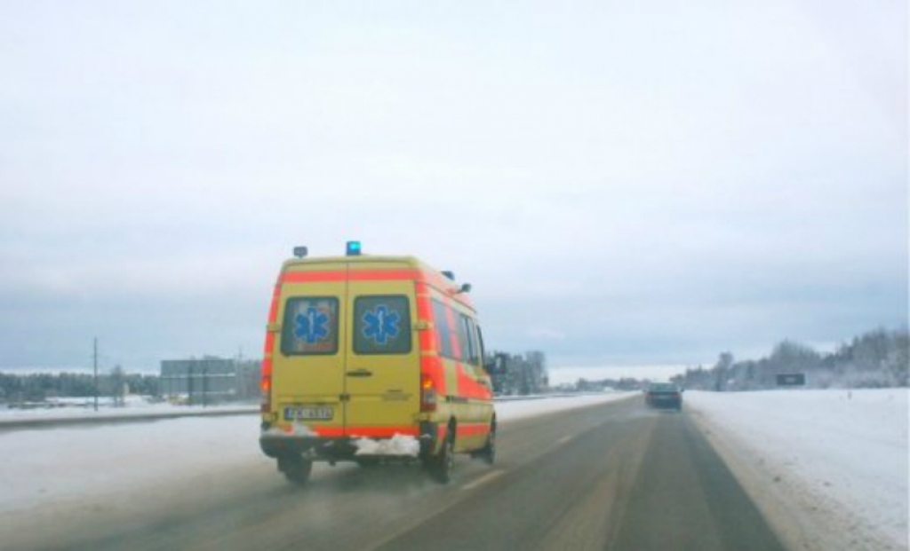 Krustpils novadā šodien pēcpusdienā satiksmes negadījumā gājis bojā vieglās automašīnas vadītājs