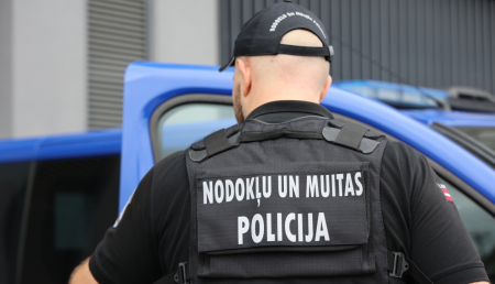 Nodokļu un muitas policija pie Kokneses aiztur vairāk nekā 300 kilogramus hašiša (FOTO)