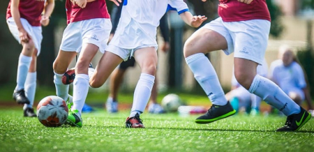 “Lidl” meklē sešas jaunietes ekskluzīvai futbola nometnei Šveicē