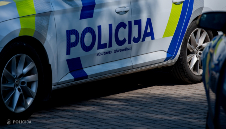 Jēkabpilī autovadītājs uzbrauc gājējai un pamet negadījuma vietu 
