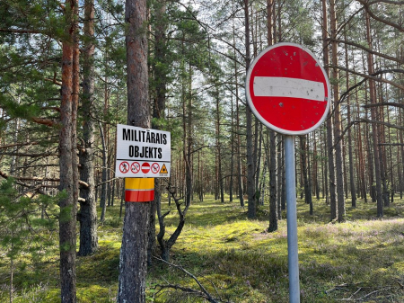 Apkārt poligona “Sēlija” teritorijai sāk izvietot paziņojumus “Militārais objekts”