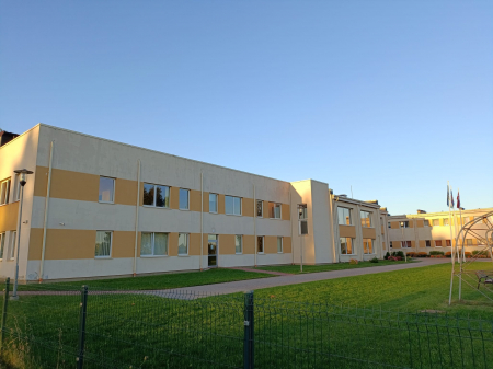 Jēkabpils novada domes izpilddirektors izdevis rīkojumu no 8.septembra atsākt mācību darbu Variešu skoliņā