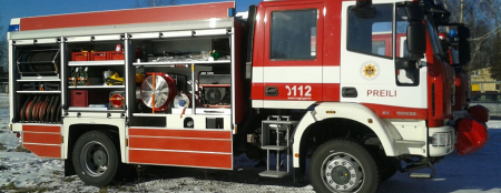 Preiļos dzēsts daudzdzīvokļu mājas ieejas nojumes jumts
