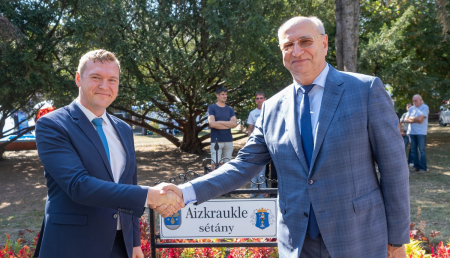 Kiskunhalašā Ungārijā atklāta Aizkraukles promenāde