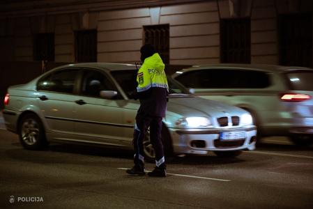 Jēkabpilī policija sākusi kriminālprocesu par auto vadīšanu reibumā 