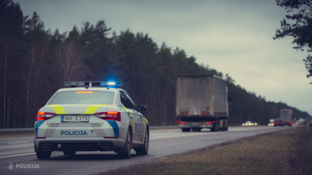 Policija svētku laikā rīkos pastiprinātas pārbaudes uz ceļiem