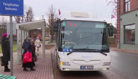 No 22.decembra līdz nākamā gada 5.janvārim Jēkabpils pilsētas maršrutu autobusi kursē pēc skolēnu brīvdienu grafika