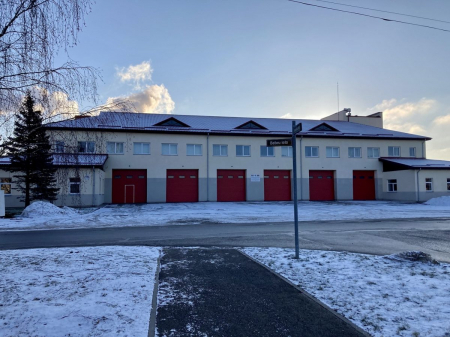 Krustpils novadā dzēš degošu automašīnu 