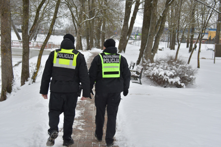 Aukstā laikā Jēkabpils novada pašvaldības policija pastiprinājusi patrulēšanu un pārbauda bezpajumtnieku pulcēšanās vietas