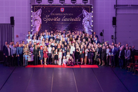 Svinīgi apbalvoti Jēkabpils novada 2025. gada sporta laureāti
