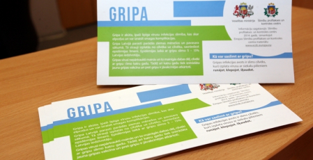 Latvijā saglabājas augsta gripas izplatība