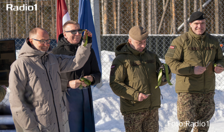 Sēlijas poligonā, simboliski pārgriežot zaļo lentu,  svinīgi atklāta kaujas šaušanas mācību zona