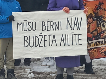 Sākta parakstu vākšana par Jēkabpils novada lēmuma par skolu reorganizāciju pārskatīšanu