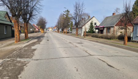 Līvānos atsāks Rīgas ielas seguma atjaunošanas būvdarbus; lielo koku zāģēšana nav paredzēta