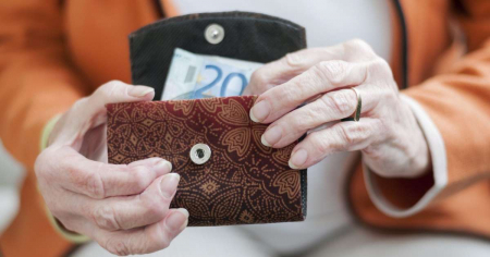 CVK dod zaļo gaismu parakstu vākšanai par pensiju otrā līmeņa grozījumiem