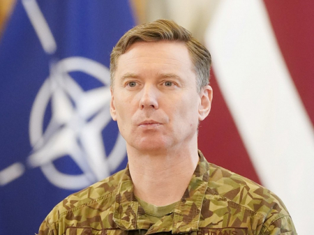 NBS komandieris Pudāns saņem augstāko Latvijas armijas pakāpi