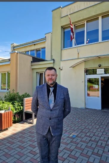 Par Jaunsilavas pamatskolas direktoru apstiprināts izglītības metodiķis Zālītis