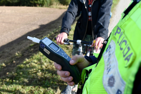 Jēkabpilī un Dunavā pieķerti braucam reibumā mopēdists un velosipēdists