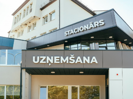 Par uzbrukumu mediķim Jēkabpilī uzsākts kriminālprocess un viena persona atzīta par aizdomās turēto 