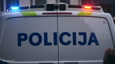 Nepilngadīgs jaunietis, vadot automašīnu, notriec gājēju Vīpes pagastā